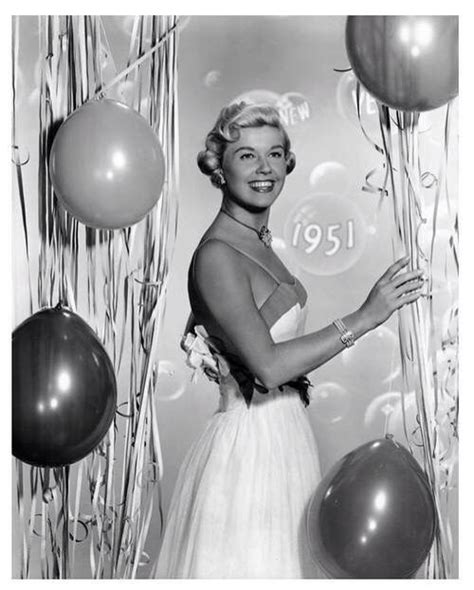 Pin By Pat Marvin On Doris Day 4 3 1922 5 13 2019 Vintage Hollywood Old Movie Stars Holiday