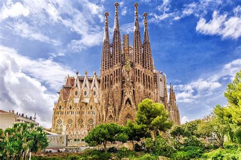 Barcelona Gaudi Architectural Highlights Private Walking Tour 2024