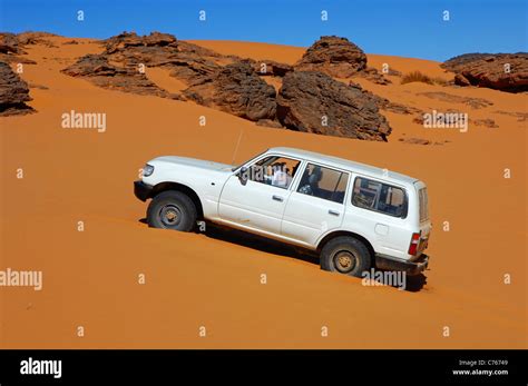 4x4 Stuck In Desert Hi Res Stock Photography And Images Alamy