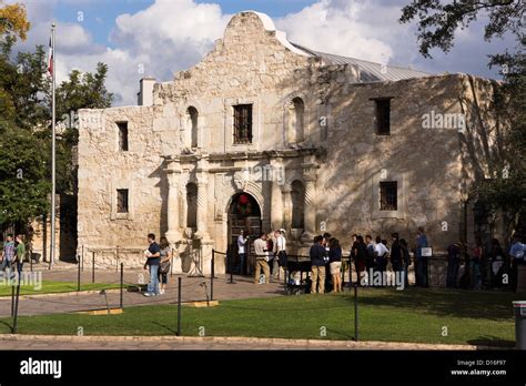 Facade Of The Alamo In Downtown San Antonio Texas Stock Photo Alamy