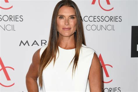 Brooke Shields Posa Topless Y Sin Retoques A Sus 56 Años Y El Internet