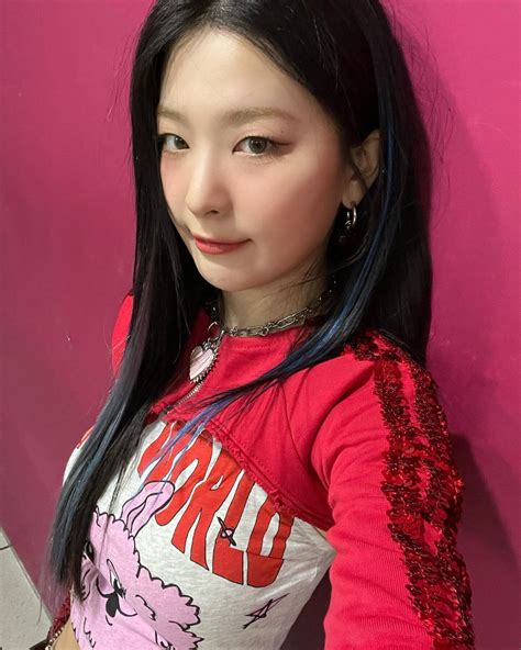 221210 Red Velvet Seulgi Instagram Update Kpopping