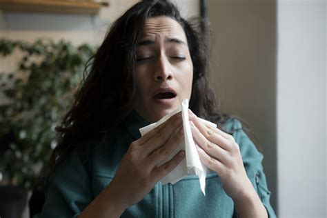 Sharp Pain After Sneezing Left With Bad Headache Migraine