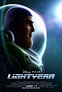 2023 - L'affiche de Lightyear a un buzz qui regarde vers l'infini et au ...