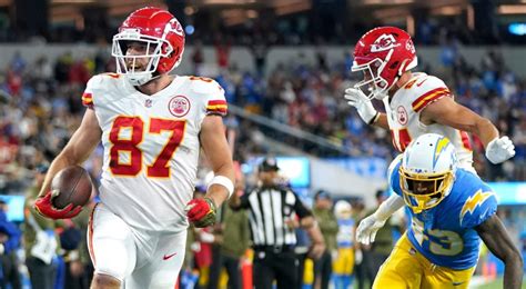 Kelce Scores Three Touchdowns Chiefs Rally Past Chargers