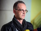 Heiko Maas tritt in Lederjacke vor die Presse – das Netz spottet ...