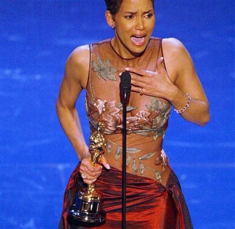 Esquire Halle Berry Named Sexiest Woman Alive Welt