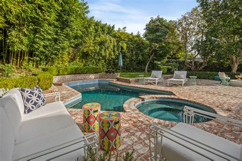 The actress and singer bette midler has another talent to add to the list: Hollywood Hills home that Bette Midler, George Lucas both ...