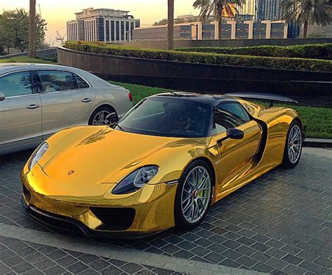 Worlds First Chrome Gold Wrapped Porsche 918 Spyder Spotted In Saudi