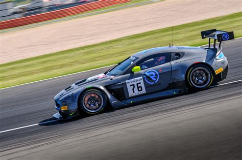 Blancpain GT In Silverstone Aston Martin Gewinnt Das Heimrennen