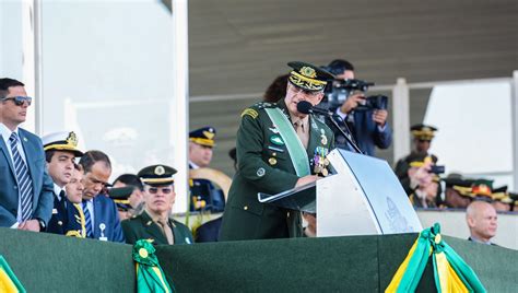 Exército Brasileiro Festeja Dia Do Soldado Com Entrega De Medalhas E Desfile Bernadete Alves
