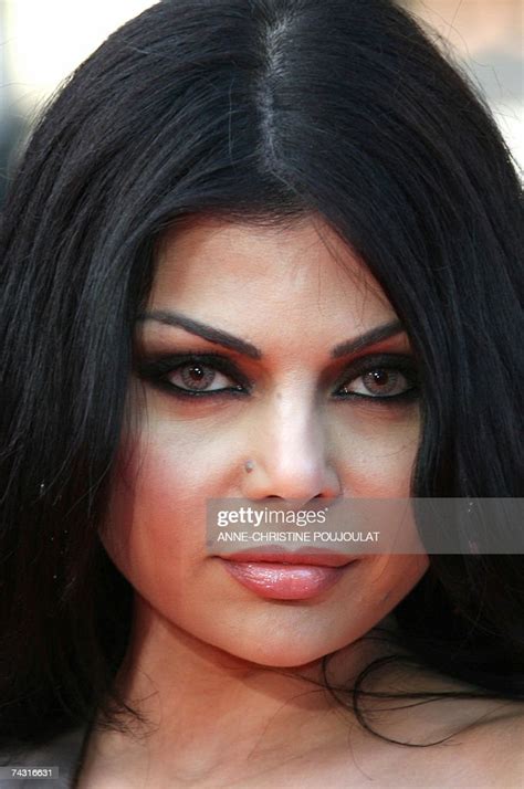 Lebanese Singer Haifa Wehbe Poses 24 May 2007 Upon Arriving At The