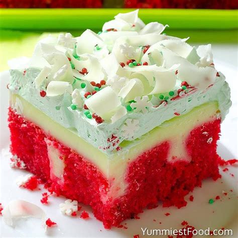 This chocolate peppermint cheesecake is the best. CHRISTMAS RED VELVET POKE CAKE 🎅🏻🎄 Christmas Red Velvet ...