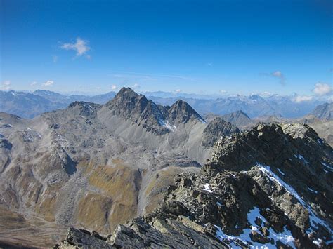 In Der Bildmitte Der Schrottenkopf Mit Schrottenkegel