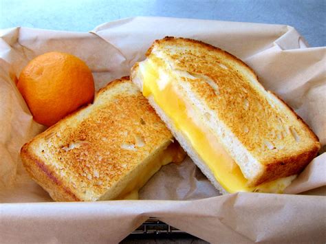 .artichoke dip,how to make a healthy grilled cheese,low calorie grilled cheese sandwich,low calorie lunch,recipe now imagine it in a sandwich. Low Calorie Grilled Cheese | Om Nom Nom - Eats & Treats