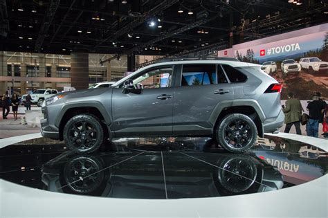 2020 Toyota Rav4 Trd Off Road Is More Than An Aesthetic Package Cnet