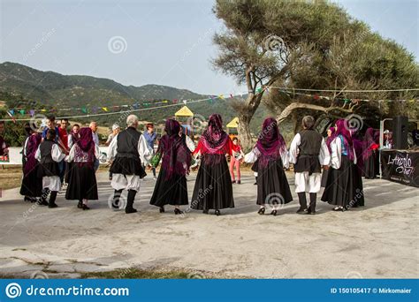 Sardinian Group Dance With Typical Clothes And Folklore Editorial