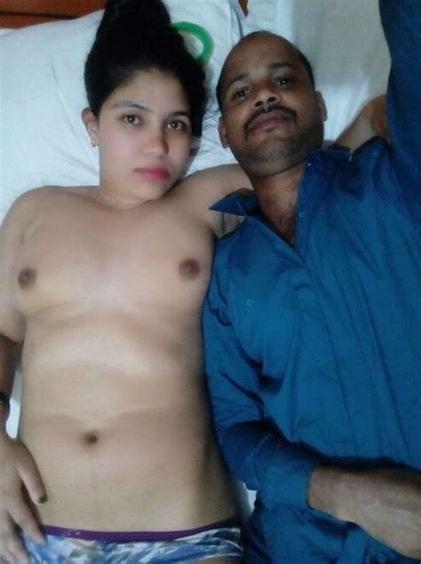 Hot Indian Aunty And Uncle 🔥🔥🔥🔥🔥🔥 Pics 5181689687289473101121 Porn Pic Eporner