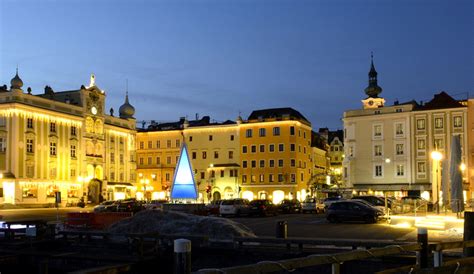 A town with culture and flair, romantic and full. Stilvolle Freizeitstadt Gmunden am Traunsee im Salzkammergut