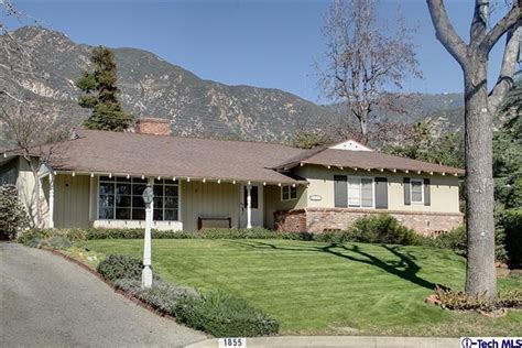 The home has a 1 car garage and an open kitchen/dining room layout. 1950 California Ranch Style Houses | Ranch Style House ...