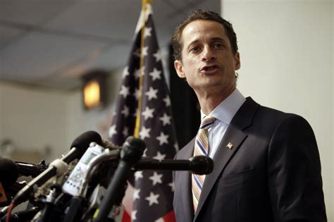 Anthony Weiner Resigns Over Twitter Photo Scandal Update