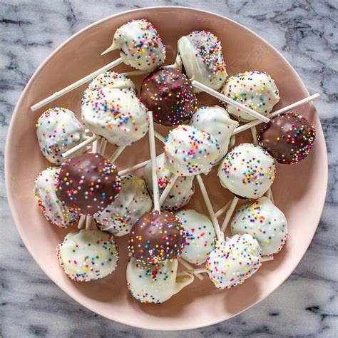 How To Make Cake Pops The Easy Way Using Boxed Mix And Frosting