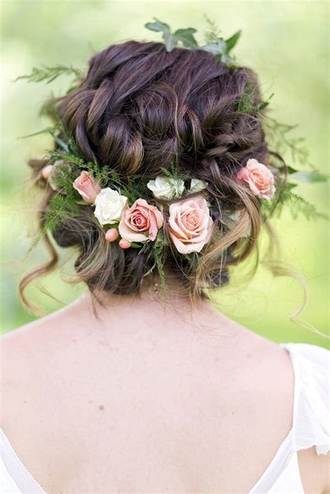 10 Flower Crown Hairstyles For Any Bride Mywedding Flower Crown
