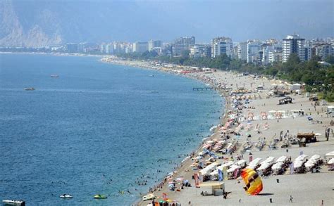 Mediterranean Tourism Hub Antalya Records Record High Temperature In
