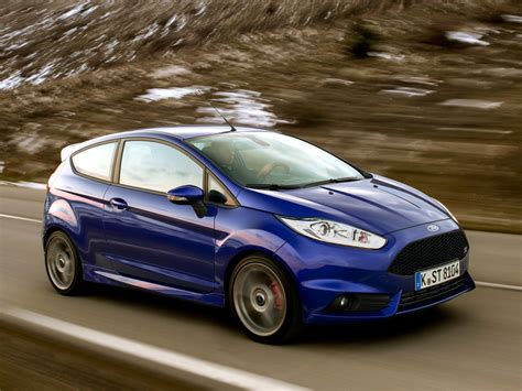 Hot Hatches Ford Fiesta St Peugeot Gti E Renault Clio Rs Os Carros Que Dever Amos Ter No