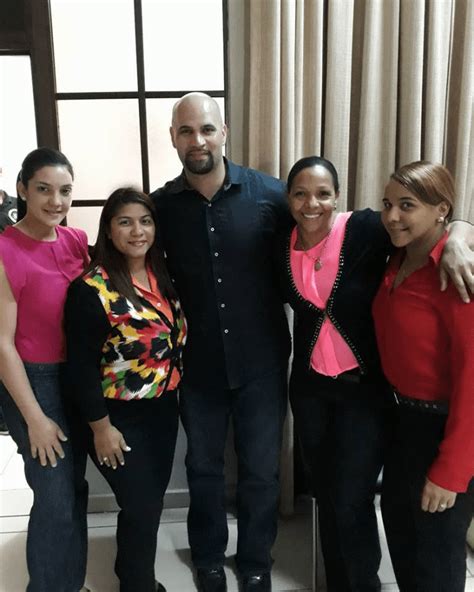 Pelotero Albert Pujols En Gira Religiosa Por La Provincia Santiago