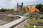 Plaza de las Tres culturas y ruinas arqueológicas de Tlatelolco en ...