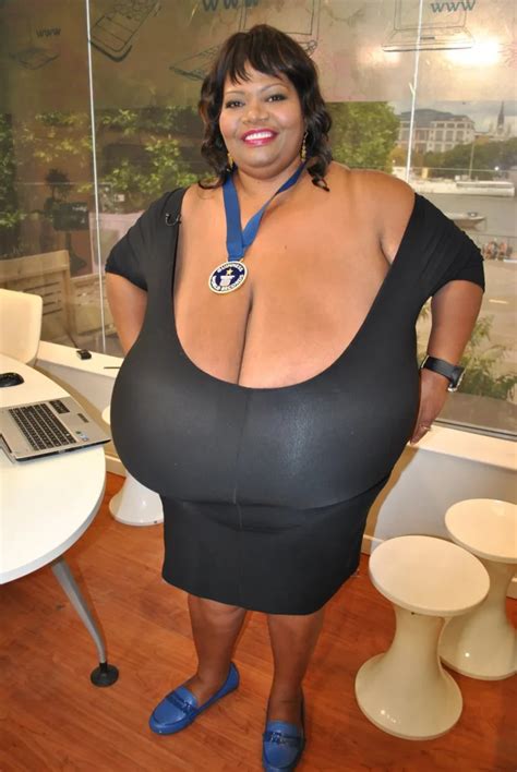 Woman With World S Biggest Breasts Says But Men See Her As The Ultimate Fantasy CitiMuzik