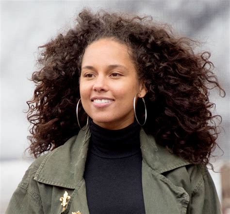 Alicia Keys No Makeup Pictures Reveal Her Makeup Free Face