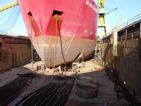 Spanish Shipyard Installs Azimuth Prop Work Pitstop
