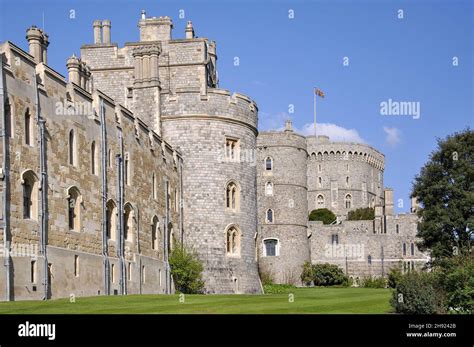 The Round Tower And Castle Walls Windsor Castle Windsor Berkshire