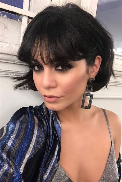 Chanel com franja inspirações para investir na trend Guita Moda Oval face haircuts