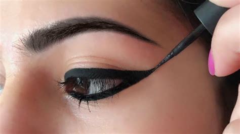 How to apply eyeliner perfectly every single time. Wing Eyeliner लगाने का सही तरीका - How To Apply Perfect Winged Eyeliner for Beginners | Anaysa ...