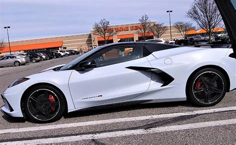 Pics Stingray R Graphics Package Spotted On A C8 Corvette Convertible