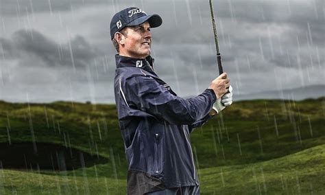 How To Play Golf In The Rain 16 Step Checklist For Success Project