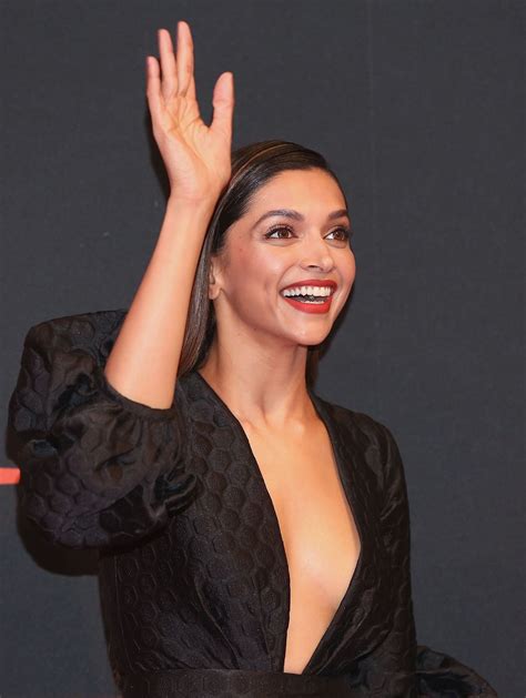 High Quality Bollywood Celebrity Pictures Deepika Padukone Sexy Cleavage Show In Black Dress At