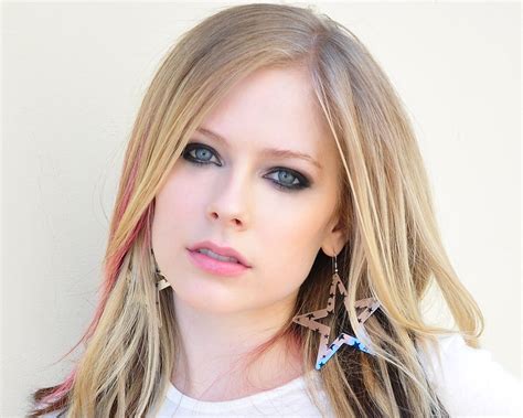 Avril Lavigne Avril Lavigne Wallpaper 16433531 Fanpop