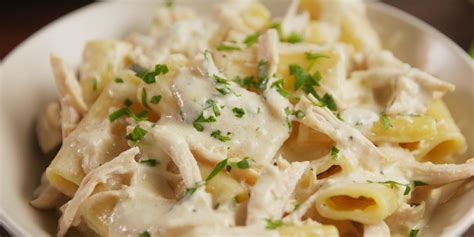 Cooking Slow Cooker Chicken Alfredo Video — Slow Cooker