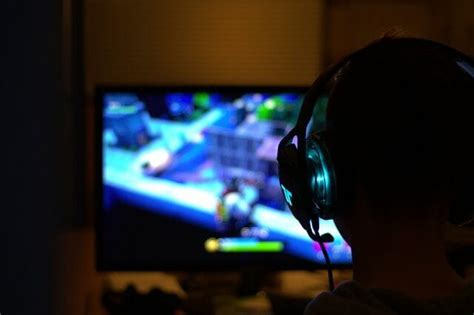Female Gamers Report To Using Masculine Usernames To Avoid Harassment