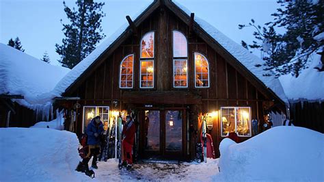Winter Lodges Cozy Places To Book For Snowy Getaways Winter Lodge