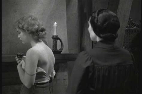 Coded Queerness In Dracula’s Daughter 1936 Horror Movie Horror Homeroom