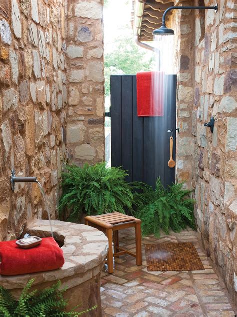 21 Refreshingly Beautiful Outdoor Showers I Bet You’d Love To Step Into Apartment Therapy