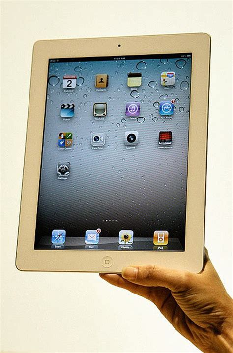 Technofile: Apple's iPad 2 adds cameras, but little else 