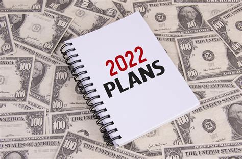 Notebook With 2022 Plans Text On Dollar Banknotes Creative Commons Bilder
