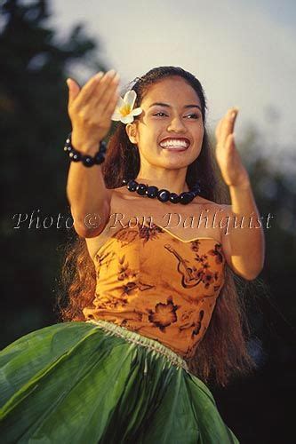 hula dancer old lahaina luau maui hawaii mnr hula dancers lahaina luau old lahaina luau