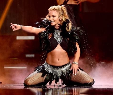 Britney Spears Suffers Wardrobe Malfunction During Las Vegas Show Toronto Sun